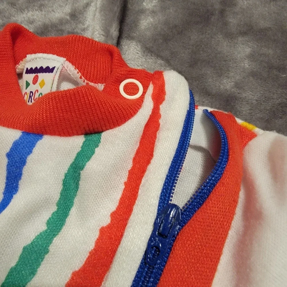 Vintage Circo Footed Sleeper Baby Medium White Colorful Excellent Striped Zip